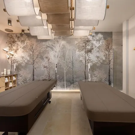 Zloty Gron & Lägenhetshotell 4*