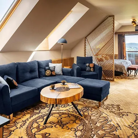 Zloty Gron & Apartahotel